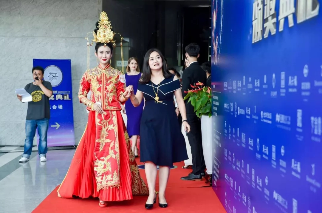 第4届"天工精制"国际时尚珠宝设计大赛盛放纵行，，，，，，尊龙凯时荣获两项大奖-尊龙凯时珠宝官网  珠宝批发龙头企业